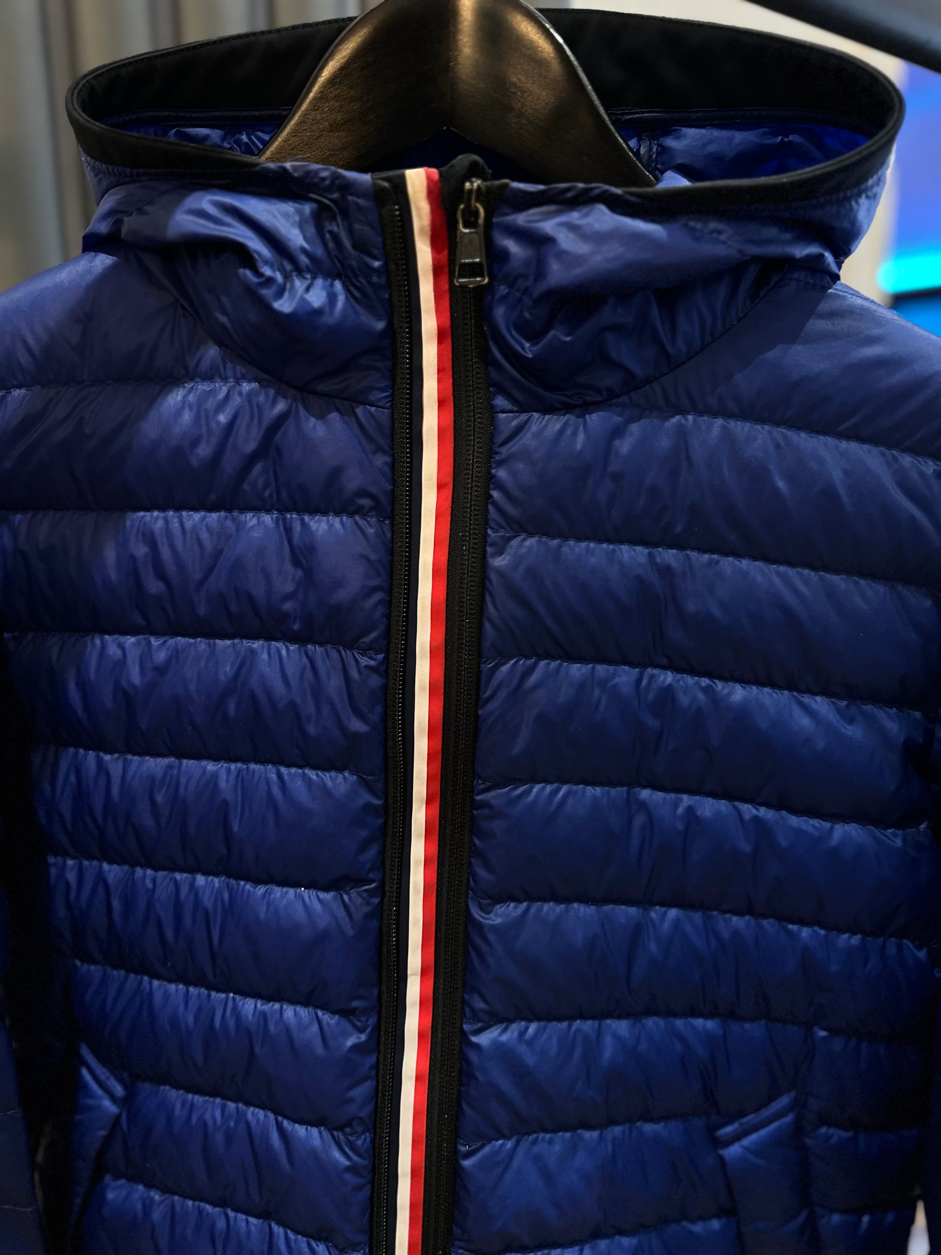 Moncler Morvan Size 1